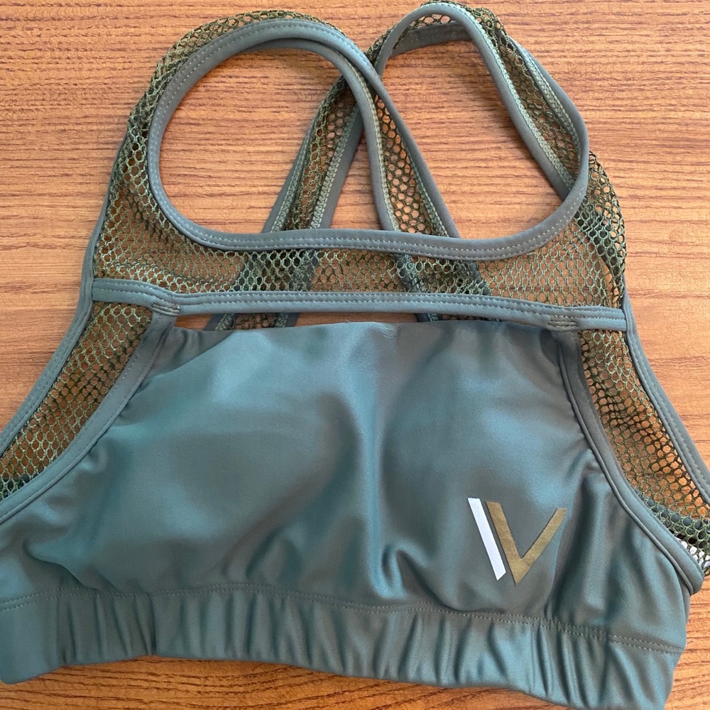 Vull Sports Bra Size Medium